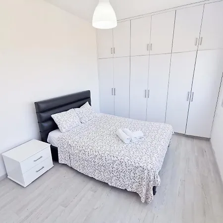 Διαμέρισμα Mackenzie Seaview Paradise Λάρνακα